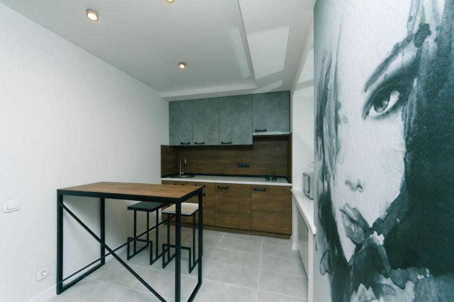 7 Вулиця Саксаганського Appartement Kiev Buitenkant foto